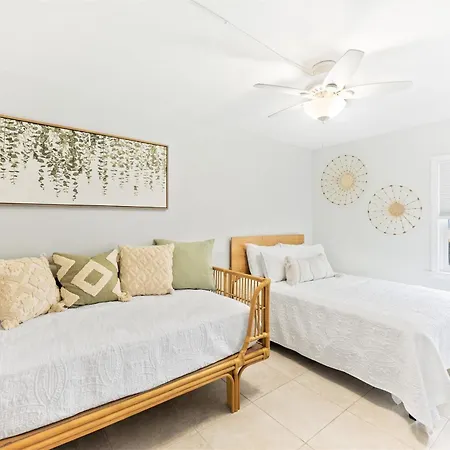 Cocoa Beach Club - Oceanfront Condos With Pool Next To Pier And Port Canaveral-2