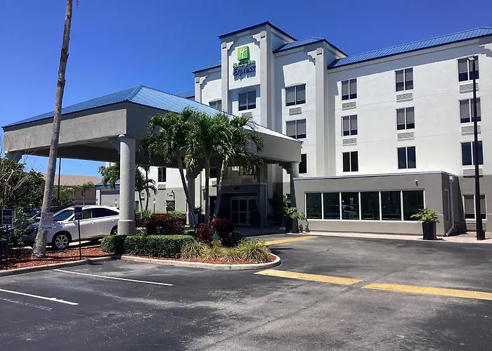 Holiday Inn Express & Suites Cocoa Beach By Ihg