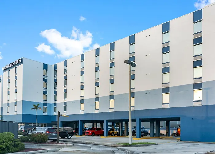 Hotel with Tennis: Cocoa Beach Suites Hotel