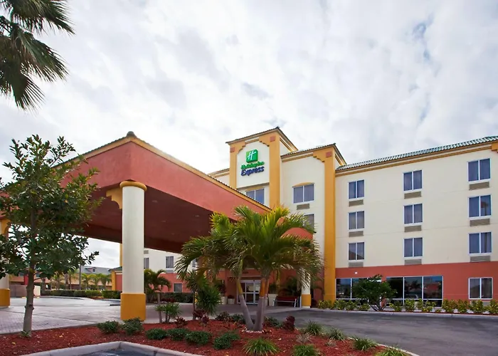 Holiday Inn Express & Suites Cocoa Beach By Ihg